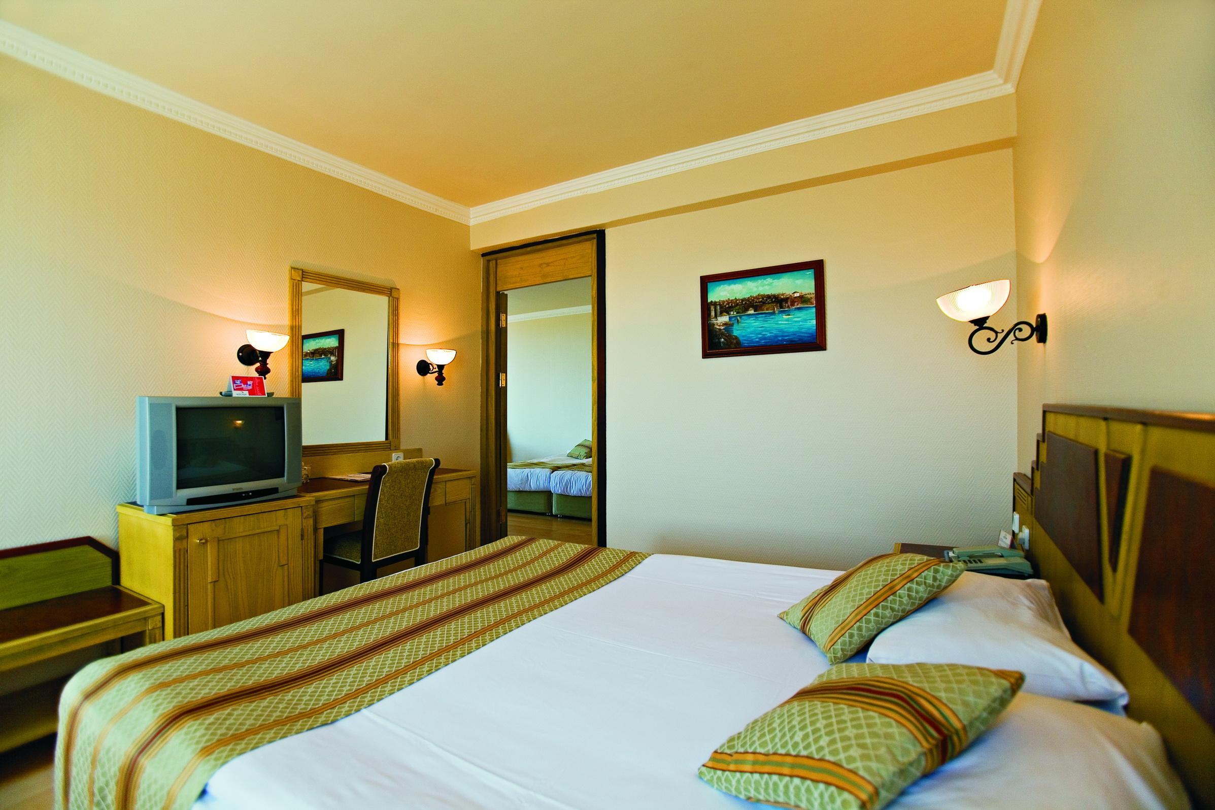 Nova Park Hotel Side Luaran gambar