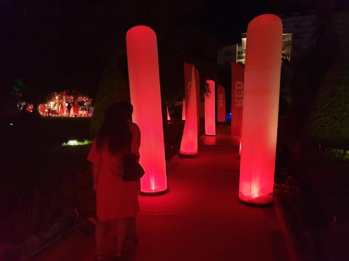 Nova Park Hotel Side Luaran gambar